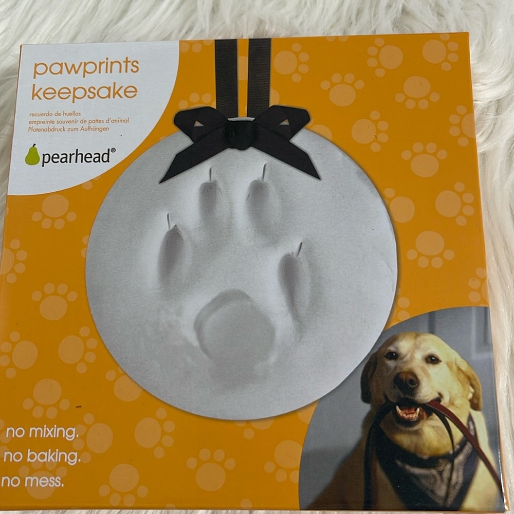 Pearhead paw prints